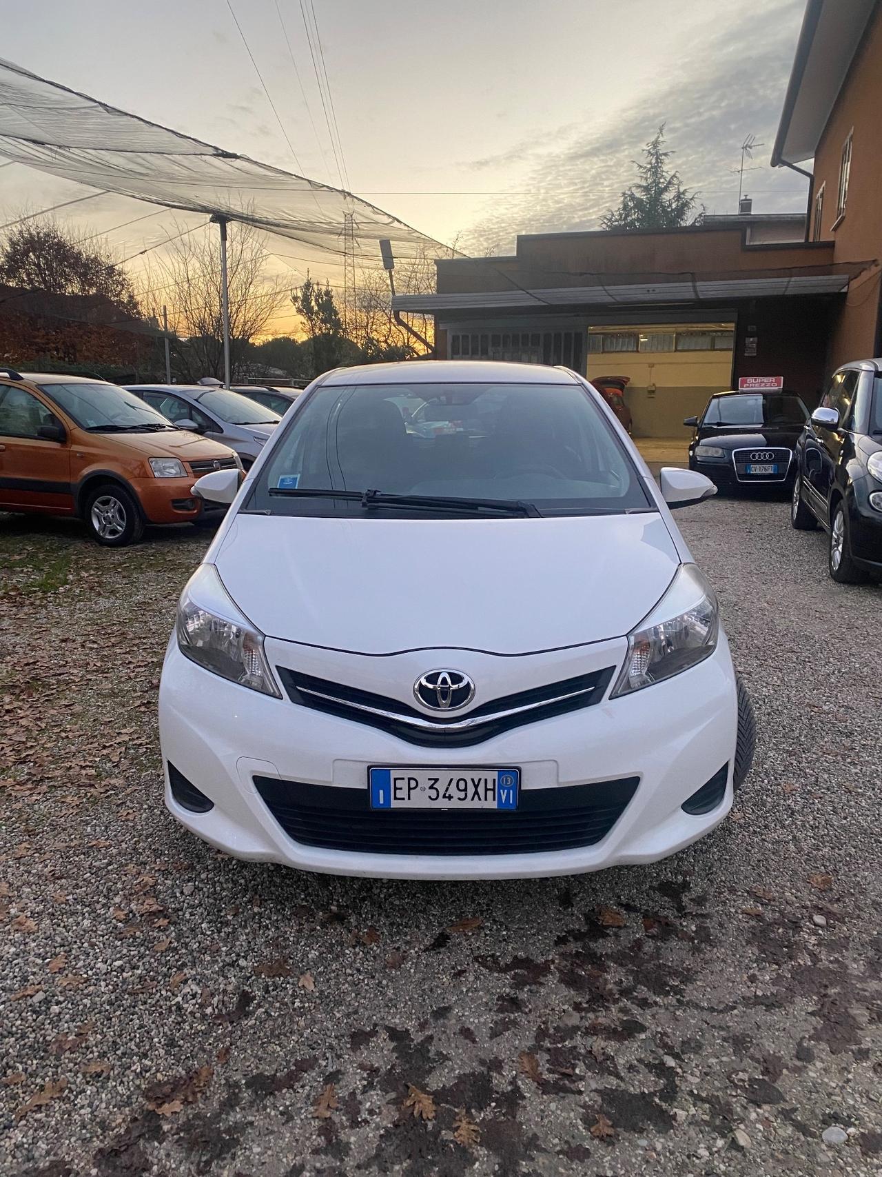 Toyota Yaris 1.4 D-4D 5 porte Lounge