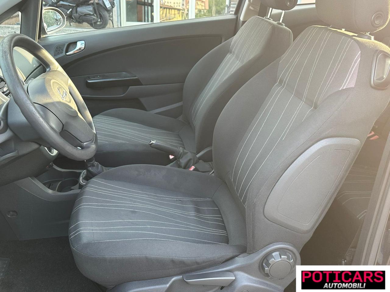 Opel Corsa 1.2 3 porte Easytronic Enjoy