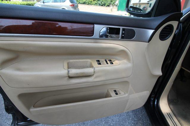 VOLKSWAGEN Touareg 3.0 V6 TDI DPF tiptronic Exclusive