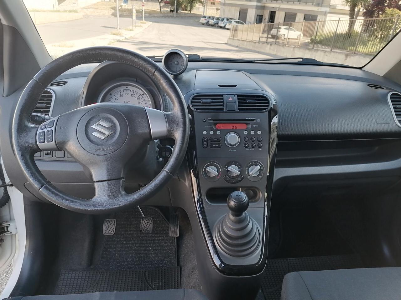 Suzuki Splash 1.0 VVT Style 2014