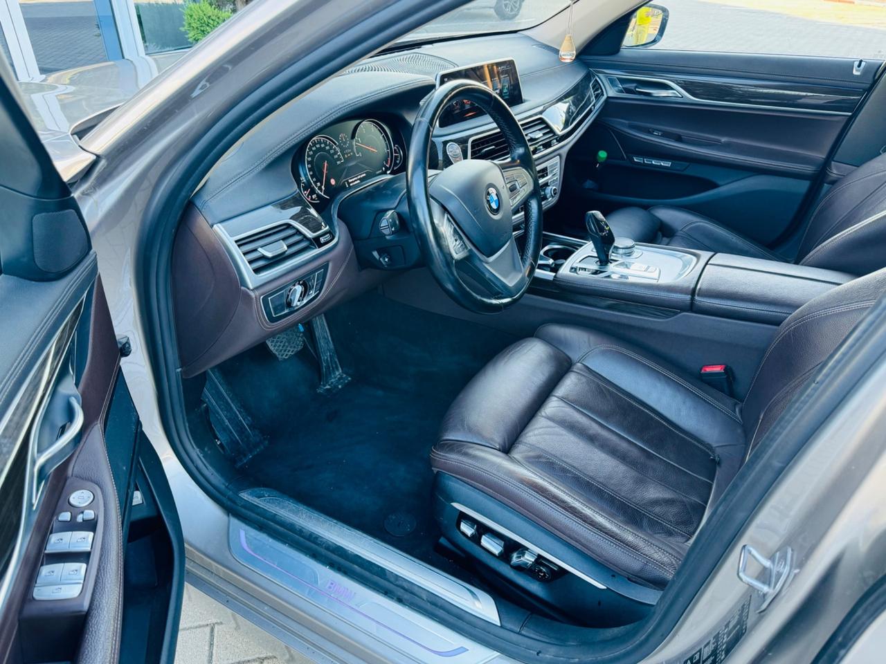 BMW 730d xDrive 265CV Luxury EXPORT