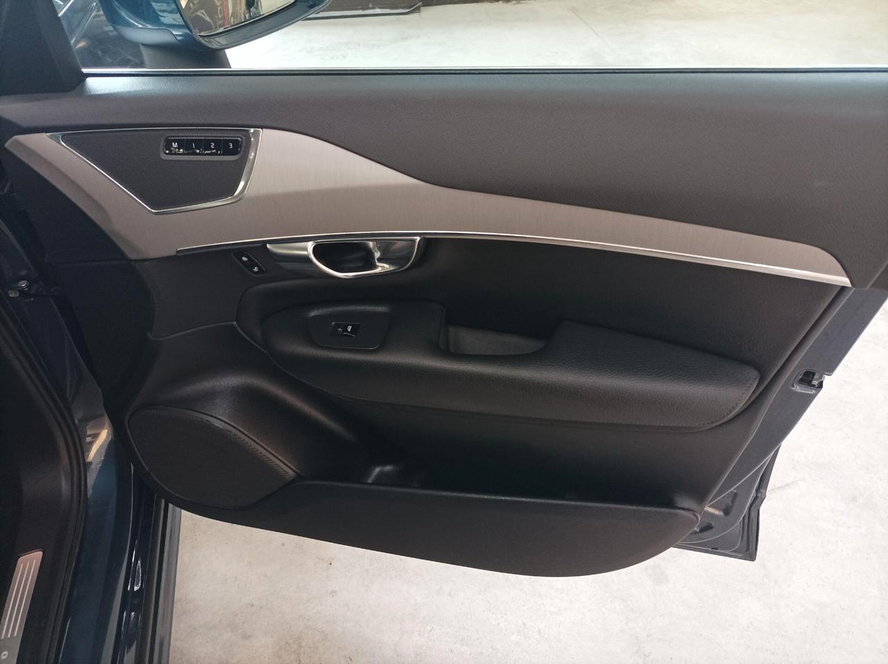 Volvo XC 90 XC90 B5 (d) AWD Geartronic 7 posti Momentum 06/2020