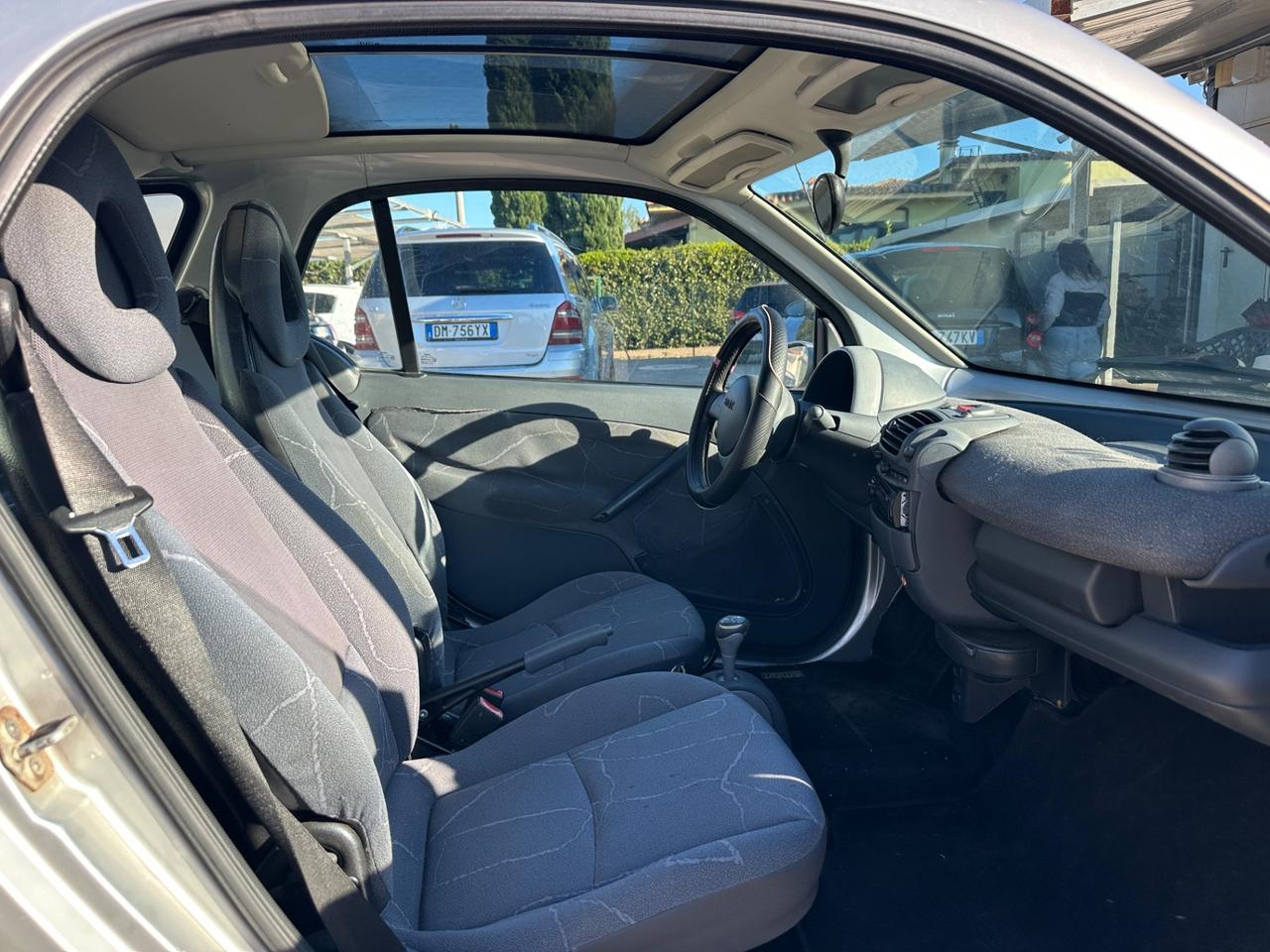 Smart 700 city-coupé pure (45 kW)