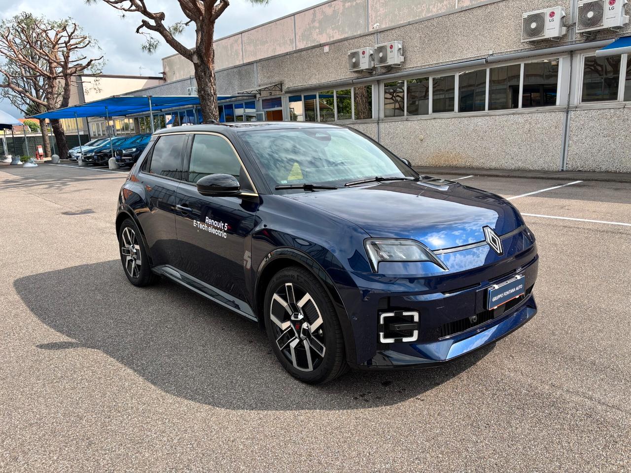 Renault 5 E-Tech Electric Blu