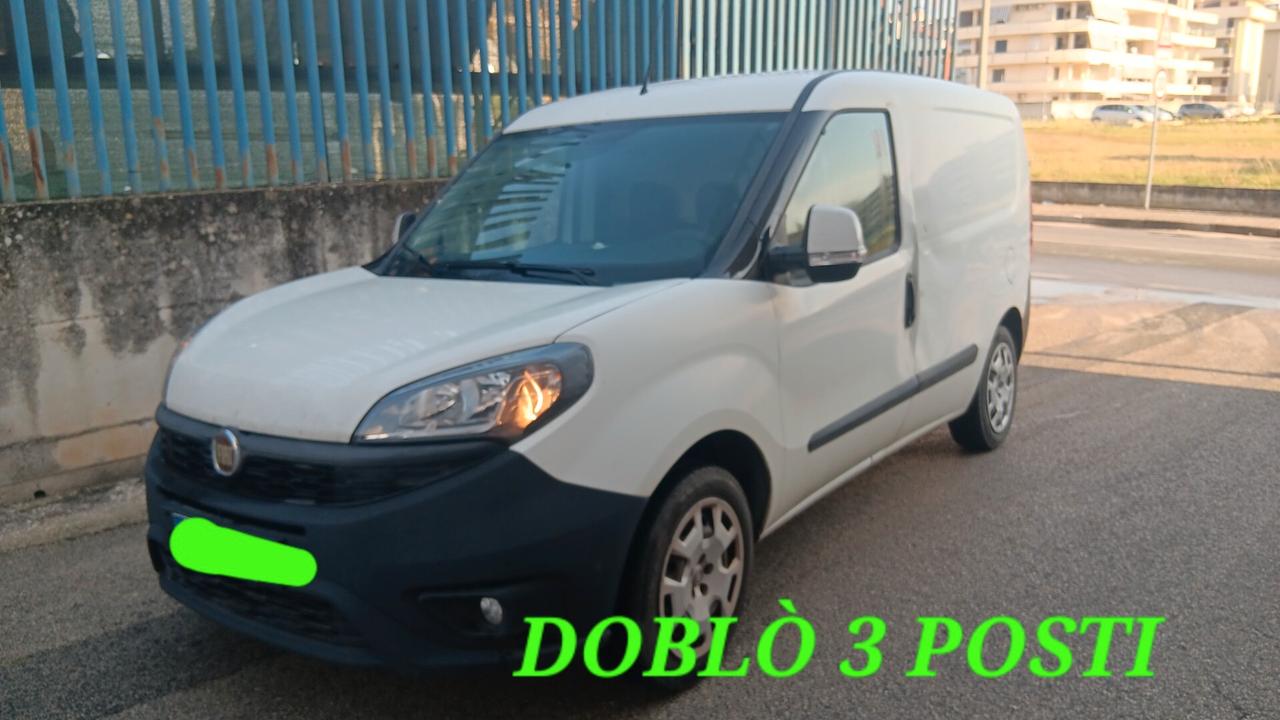 Fiat Doblo 3 posti incidentata sinistrata mondialcars
