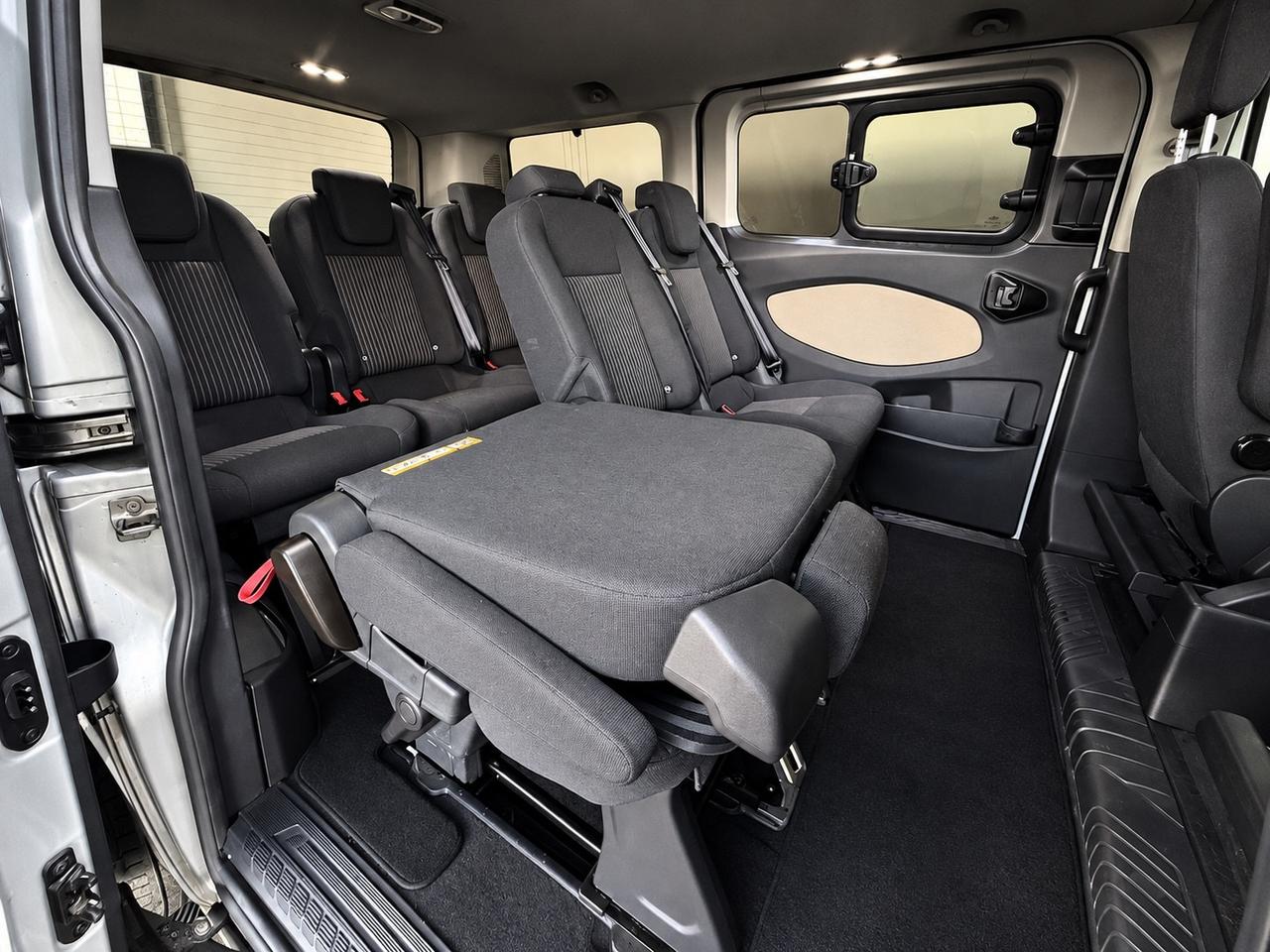 Ford Tourneo Custom 2.0 Tdci 310 L1 8 POSTI