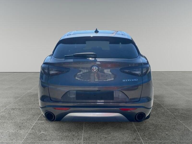 Alfa Romeo Stelvio 2.2 TD 160 CV Ti AT8 RWD