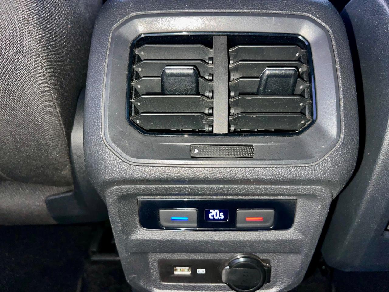 VOLKSWAGEN TIGUAN 2.0 TDI 150 DSG 4MOTION R-LINE