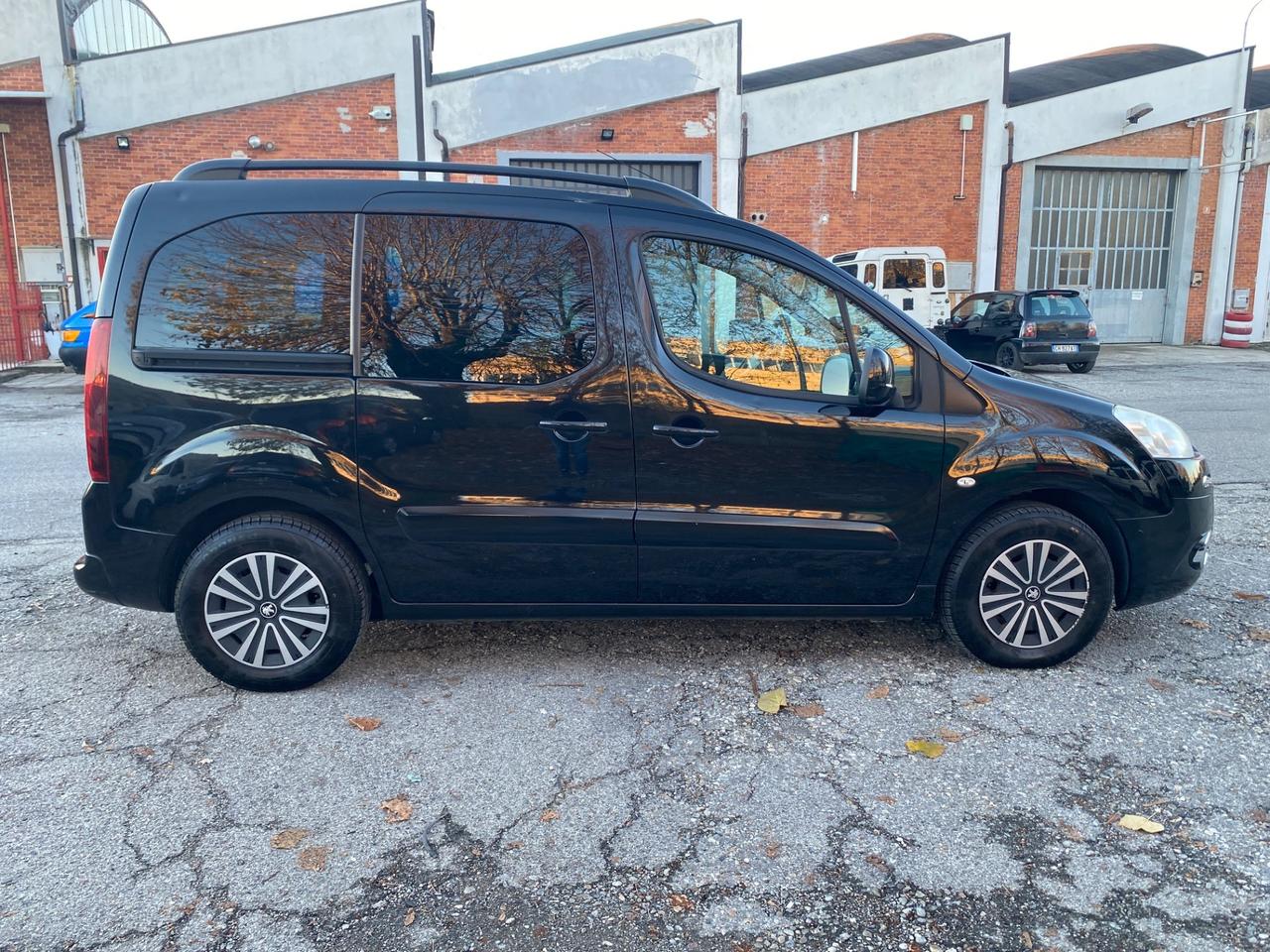 Peugeot Partner Tepee 1.6 HDi 92CV Outdoor