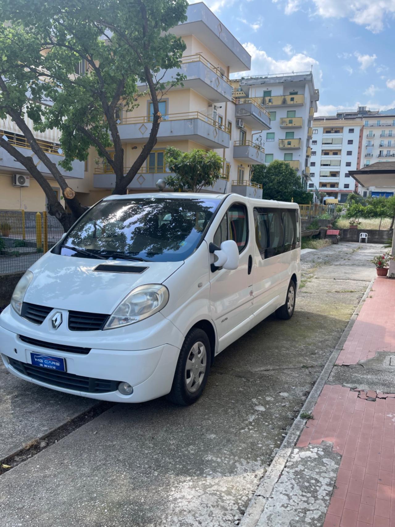 Renault Trafic T27 2.0 dCi/115 PC-TN Passenger Black Edition DPF