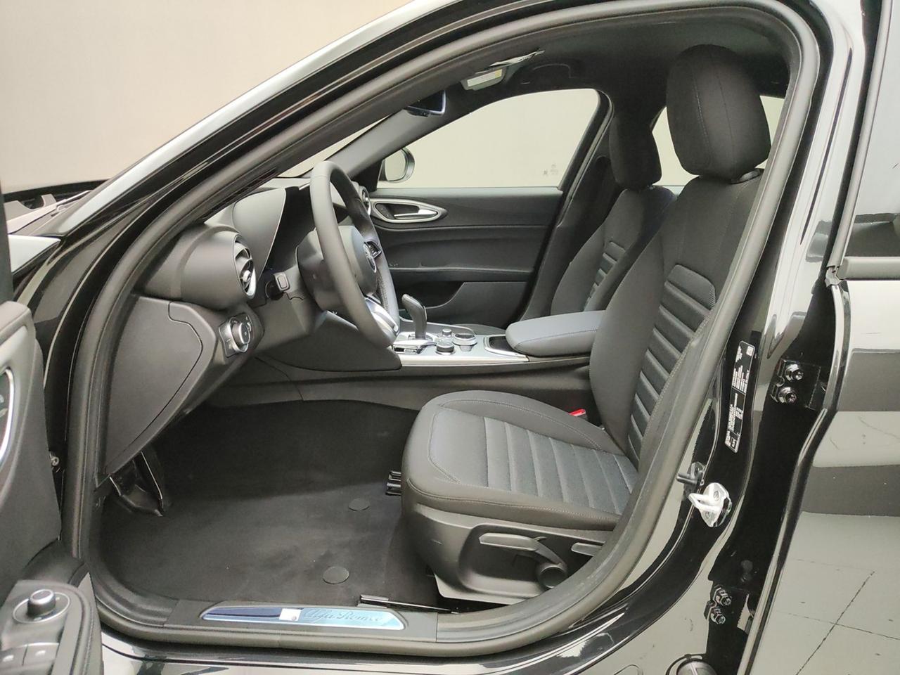 ALFA ROMEO Giulia 2023 2.2 TD 160CV SPRINT AT8