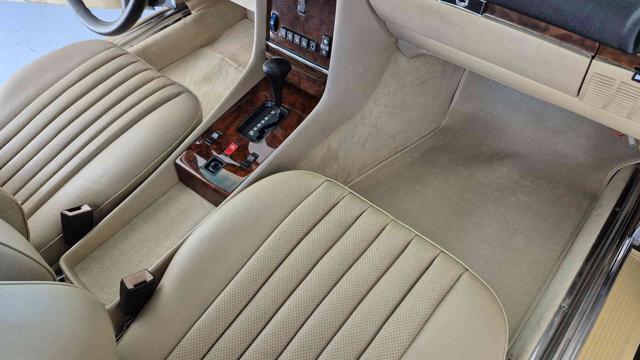 MERCEDES-BENZ SL 560 SL Roadster