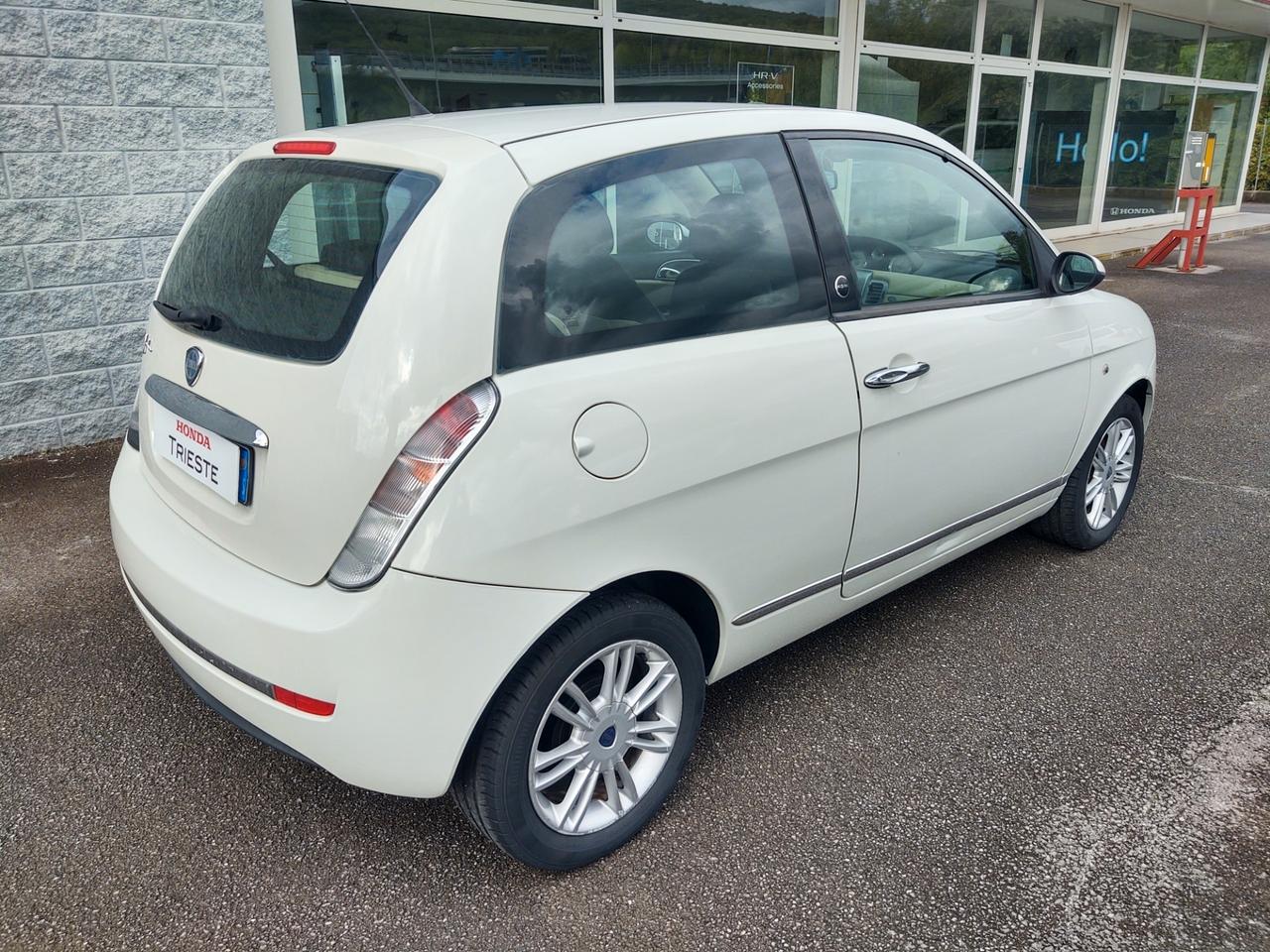 Lancia Ypsilon 1.4 Platino Ecochic GPL