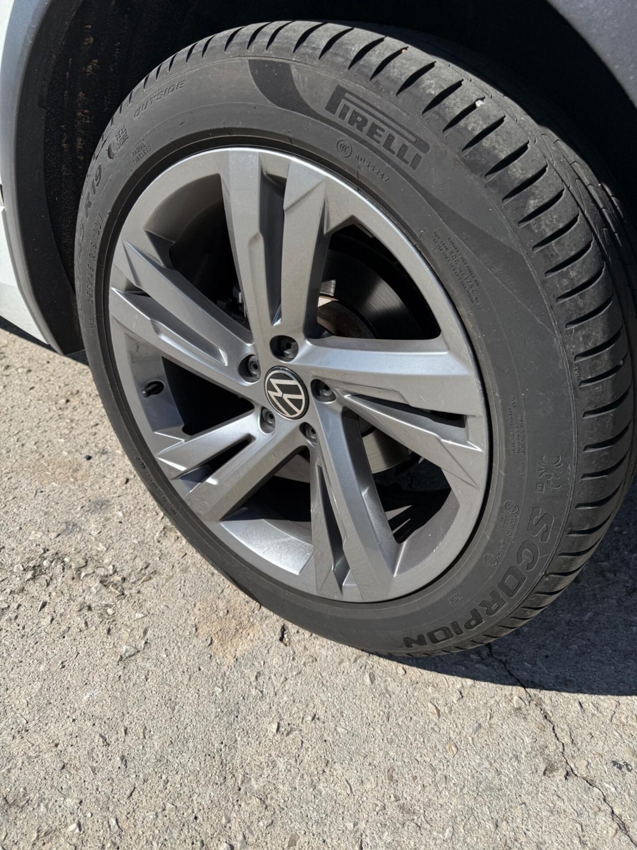 Volkswagen Tiguan 2.0 TDI 150 CV SCR DSG 4MOTION R-Line