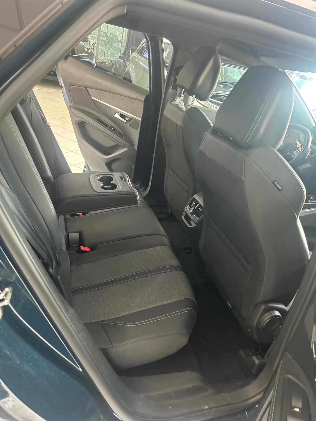 Peugeot 3008 BlueHDi 130 S&S EAT8 Allure