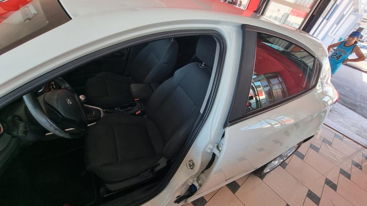 Alfa Romeo Giulietta 1.6 JTDm-2 105 CV Exclusive