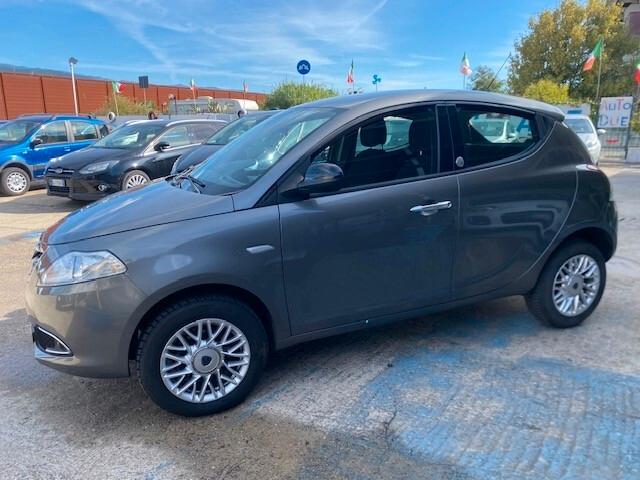 Lancia Ypsilon 0.9 TwinAir 85 CV 5 porte Metano Ecochic Gold