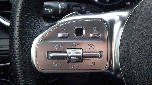 MERCEDES-BENZ GLC 300 d 4Matic Premium AMG