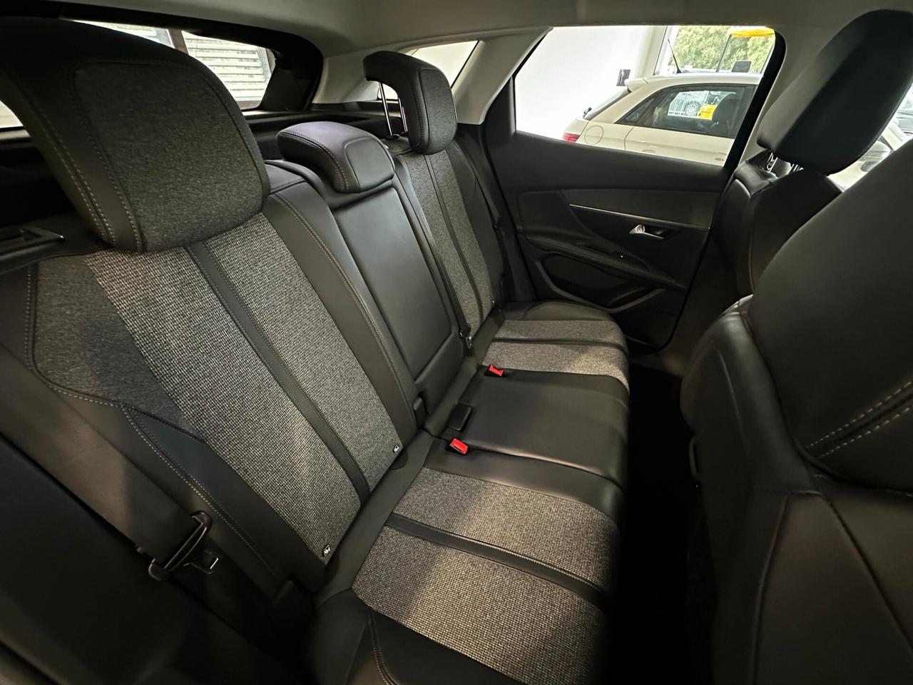 Peugeot 3008 BlueHDi 120 cv Allure