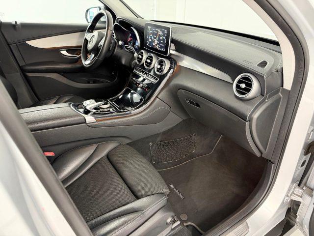 MERCEDES-BENZ GLC 250 d 4Matic Coupé Premium AMG