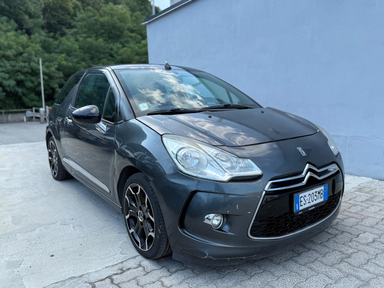 Ds DS3 BENZINA CABRIO ( GIRA A TRE )
