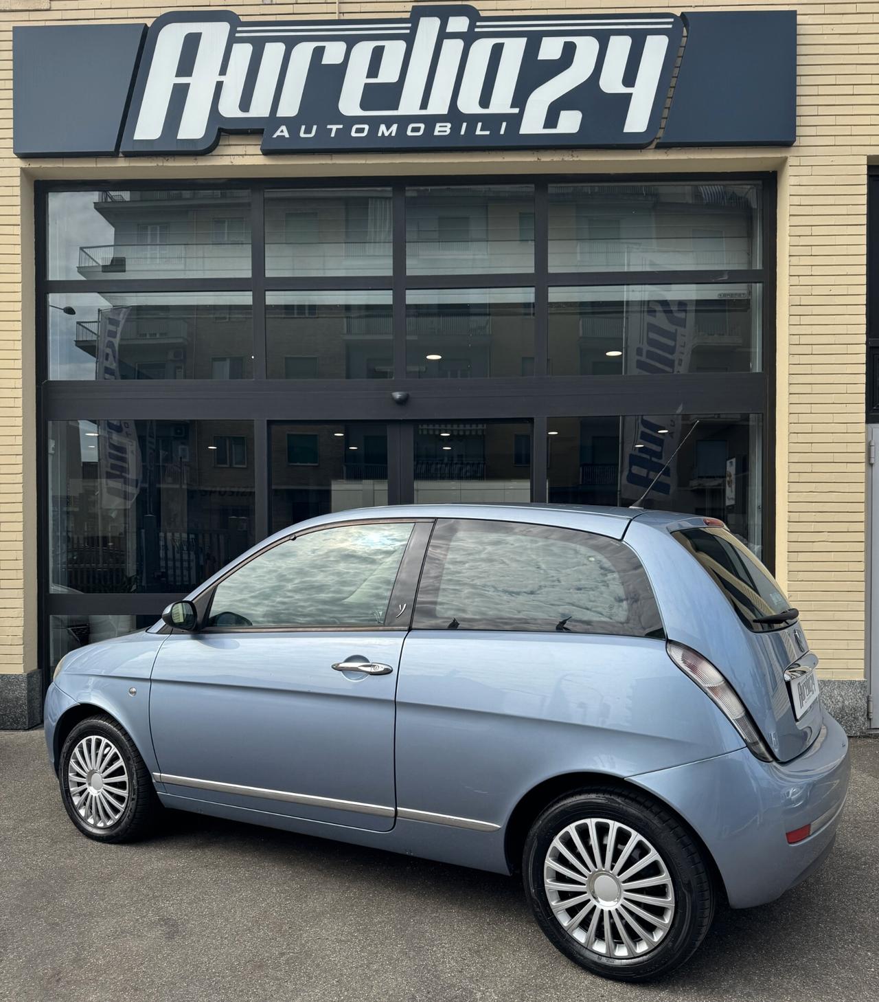 Lancia Ypsilon 1.3 MJT 75 CV Argento NEOPATENTATI