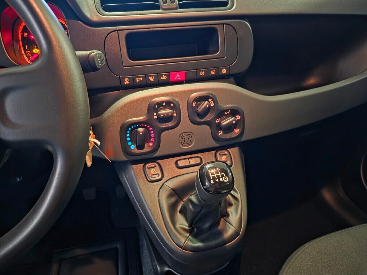 Fiat Panda Hybrid AUTOCARRO N1 4 posti