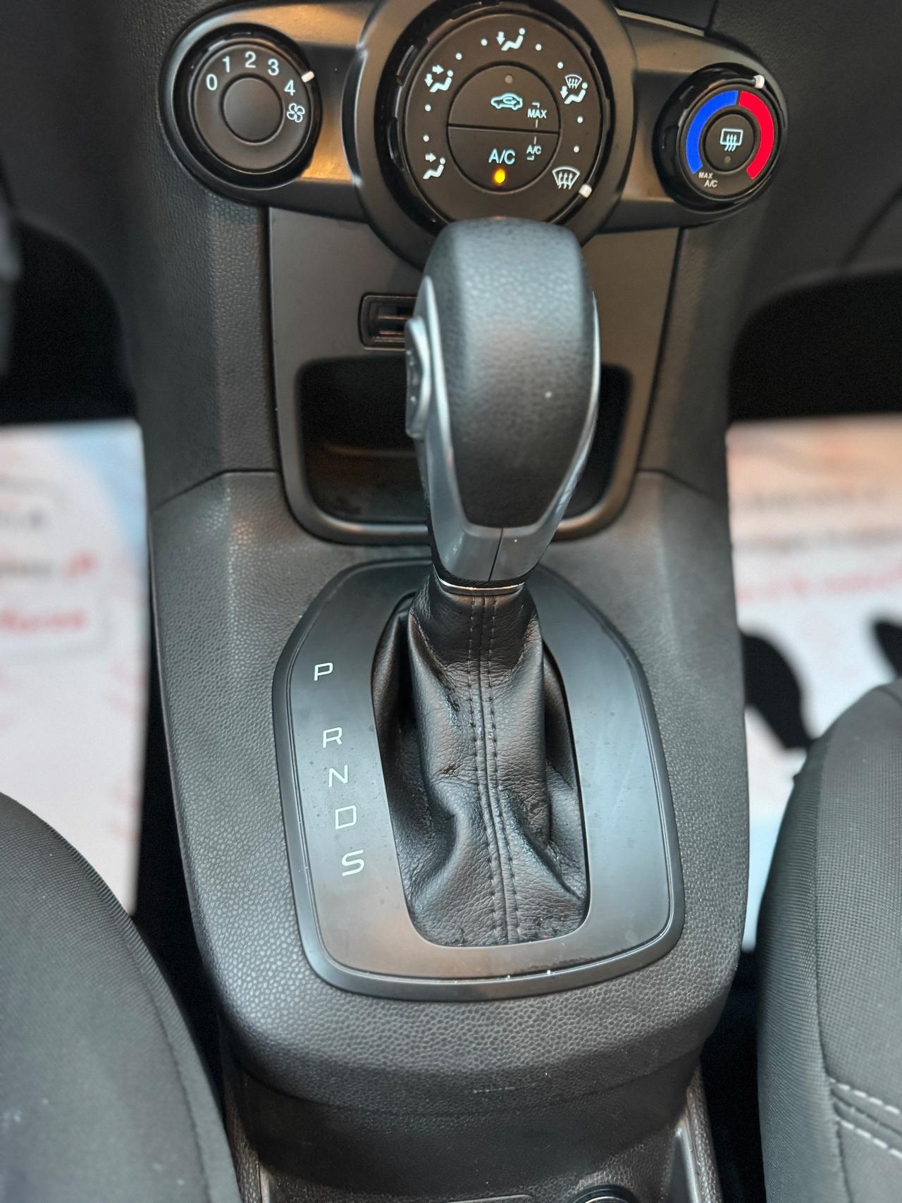 Ford Fiesta 1.0 EcoBoost 100CV 5 porte Powershift Titanium