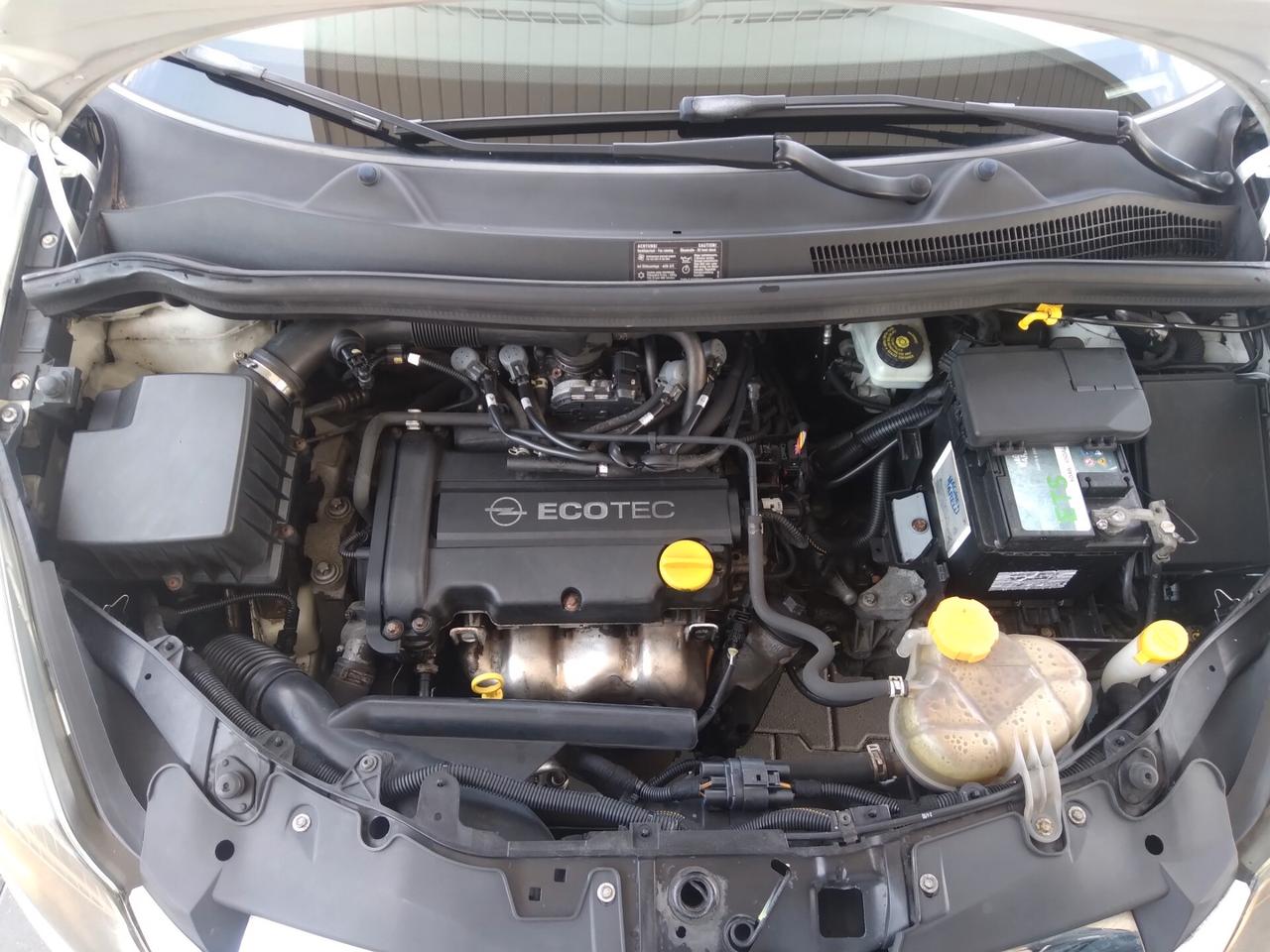 Opel Corsa 1.2 80CV 3 porte GPL-TECH Club x neopatentati