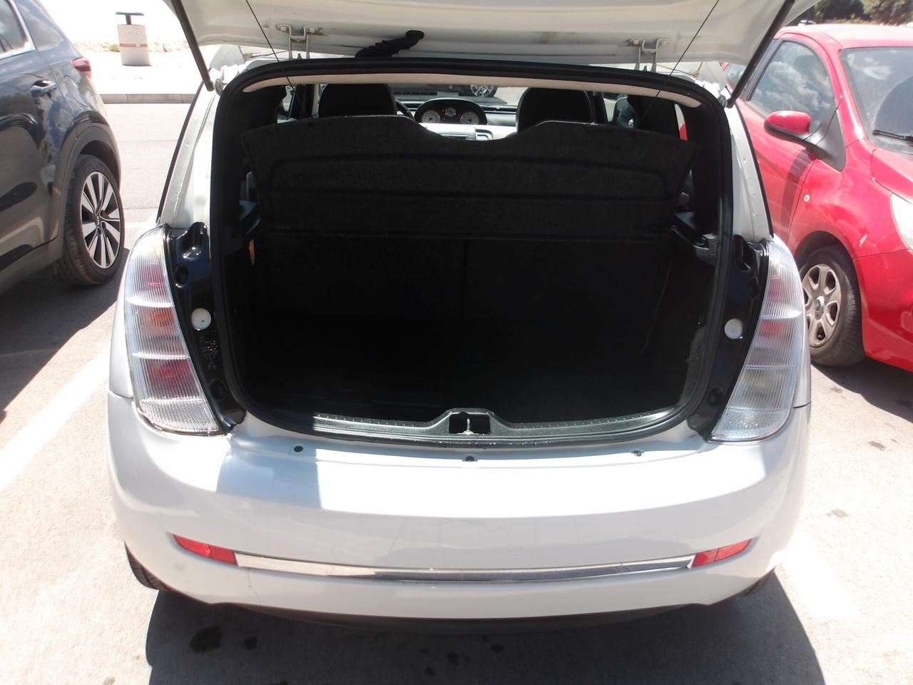 LANCIA YPSILON 1.2 BENZ-2010