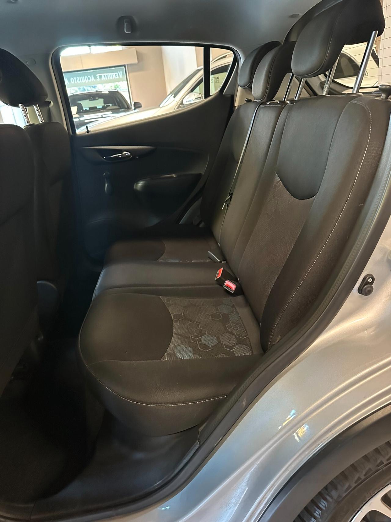 Opel Karl Rocks 1.0