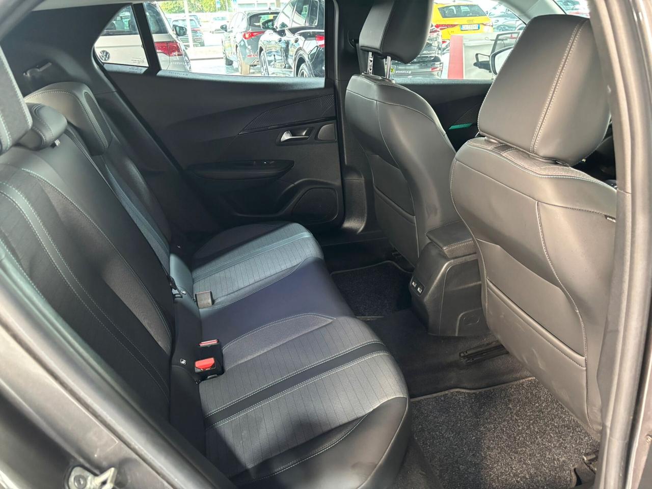 Peugeot 2008 PureTech 100 S&S Allure Pack