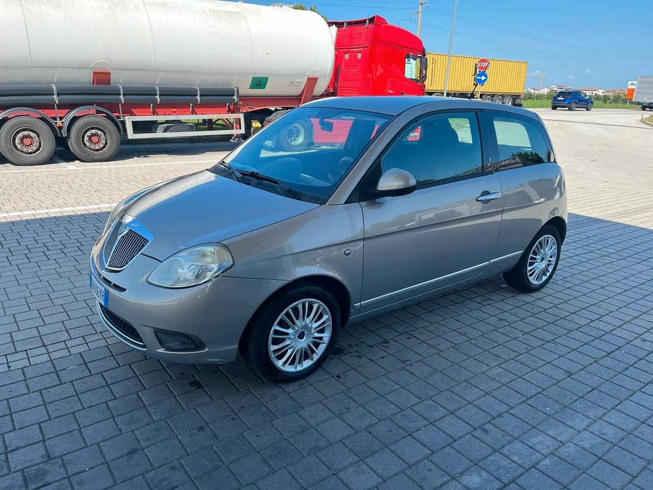 Lancia Ypsilon Neopatentati