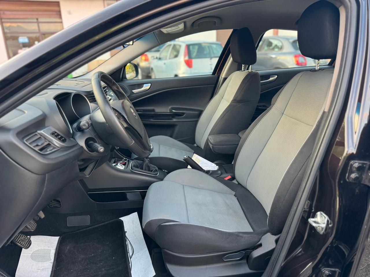 Alfa Romeo Giulietta 1.6 JTDm-2 105 CV Distinctive