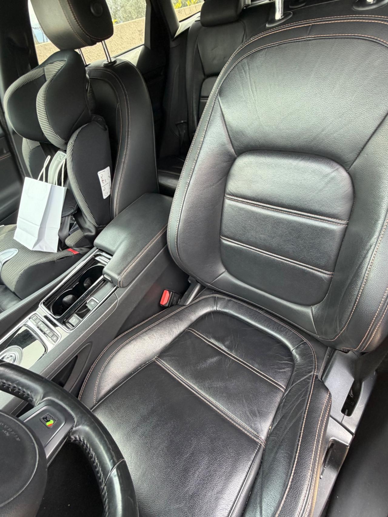 Jaguar F-Pace 2.0 D 180 CV AWD R-Sport