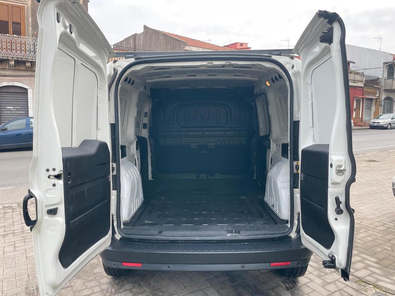 Fiat Doblò 1.6 MJT 105CV PL-TN Cargo Maxi Lamierato SX