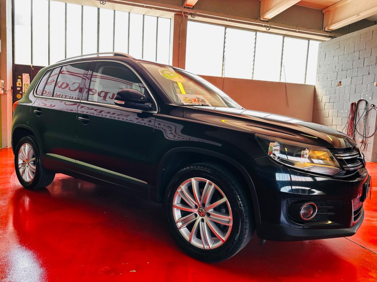 Volkswagen Tiguan 2.0 TDI DSG 7Marce 4x4 R-Line