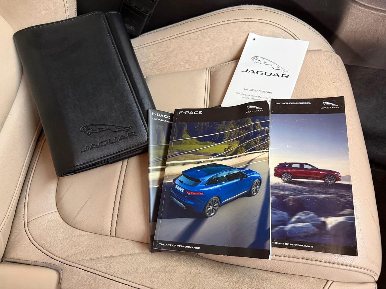 Jaguar F-Pace 2.0 D 180 CV - 24 MESI DI GARANZIA