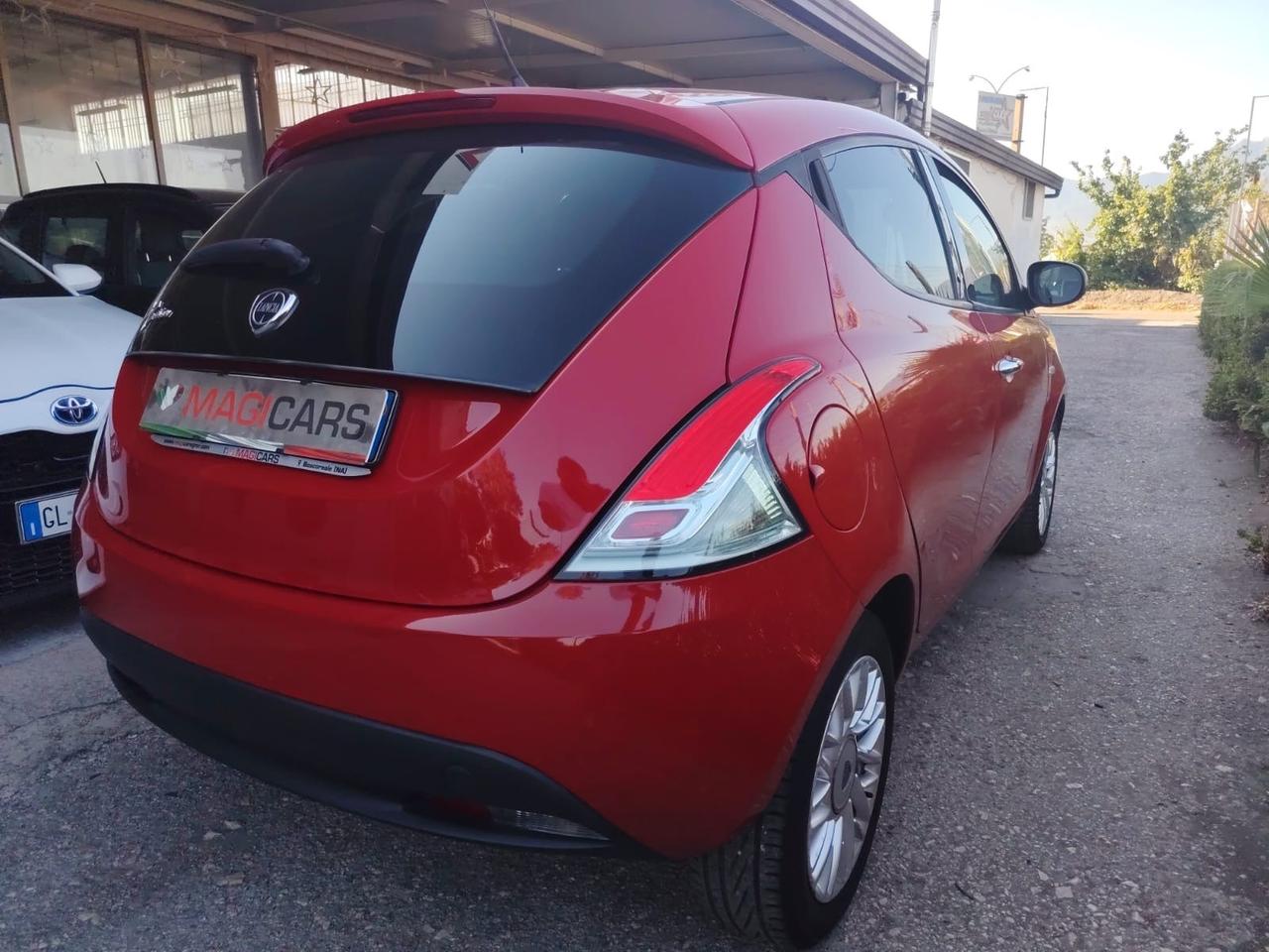 Lancia Ypsilon CAMBIO AUTOMATICO 0.9 TwinAir 85 CV 5 porte S&S Platinum