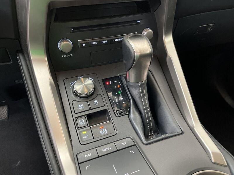 Lexus NX I 2018 300h 2.5 Premium 4wd cvt