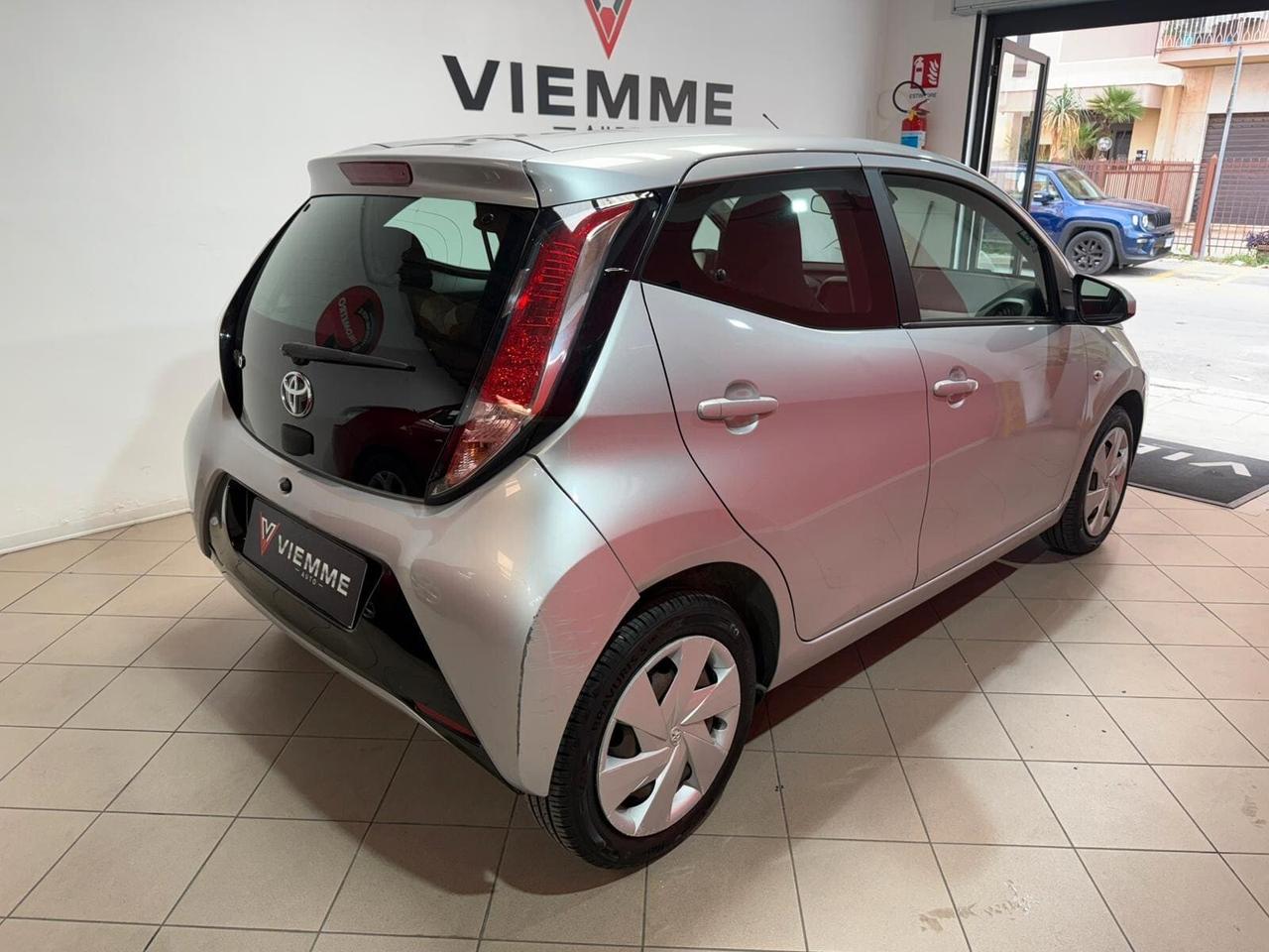 Toyota Aygo 1.0 VVT-i 69 CV 5 porte x-cool TSS MMT