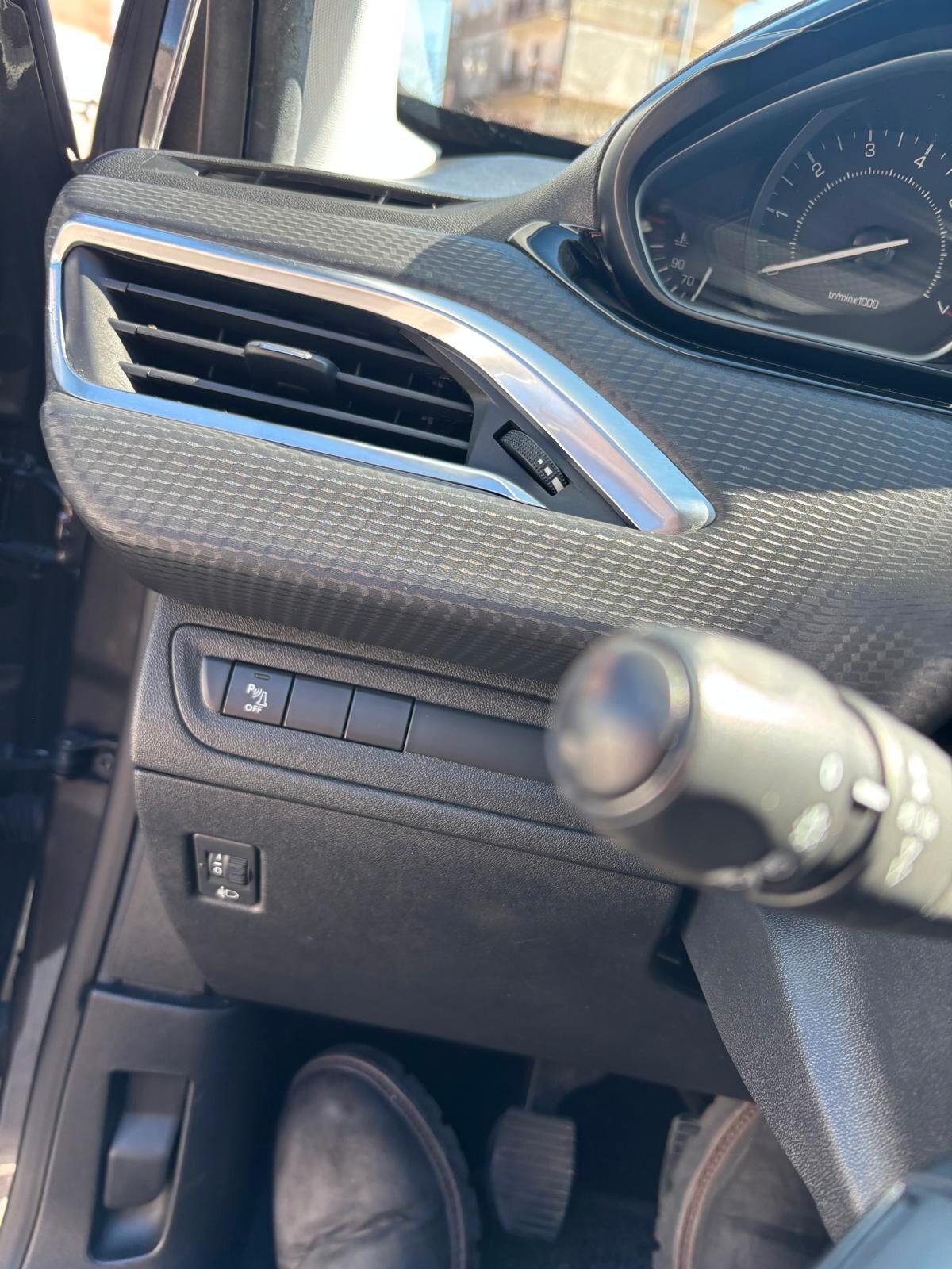 Peugeot 2008 1.2 BENZINA CV 82 Active