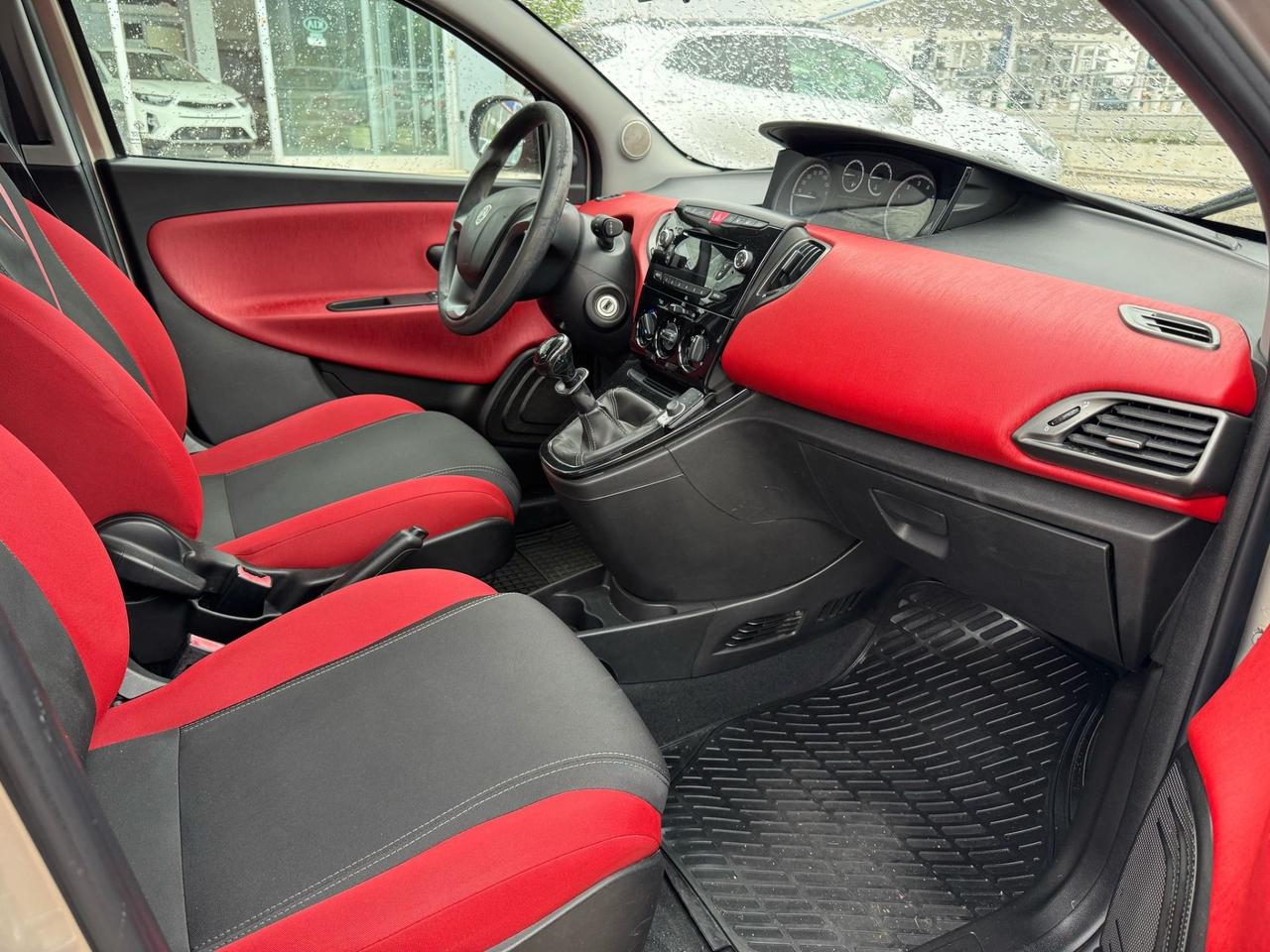 Lancia Ypsilon 1.2 69 CV 5 porte GPL Ecochic Gold