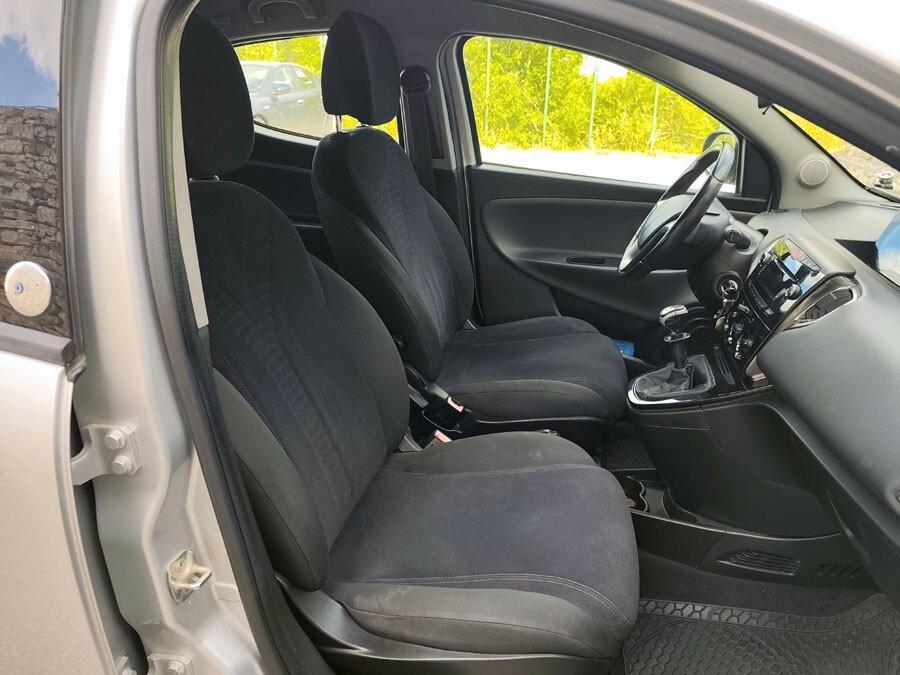 Lancia Ypsilon 1.2 69 CV 5 porte GPL Ecochic Platinum