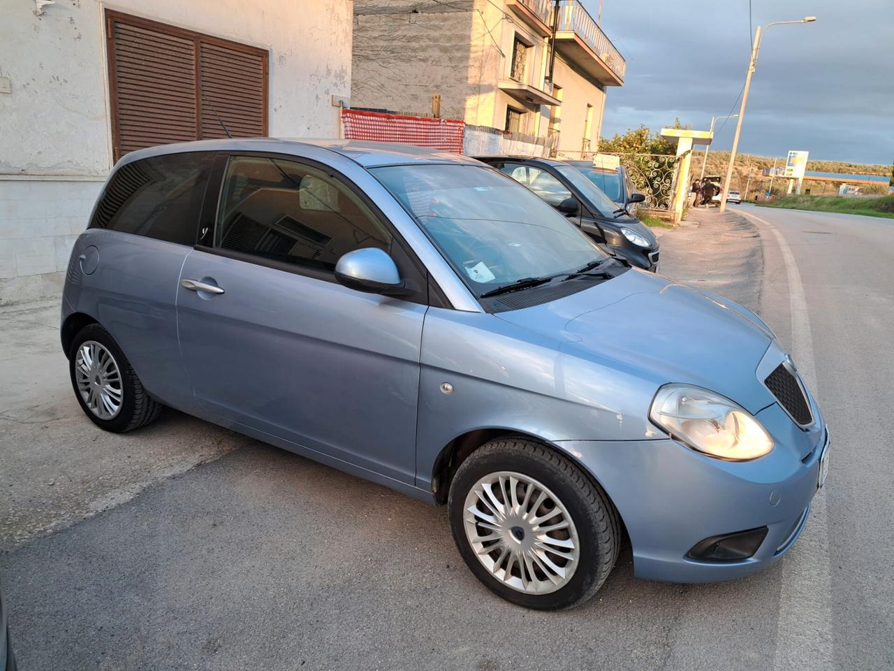 Lancia Ypsilon 1.2 Versus- neopatentati