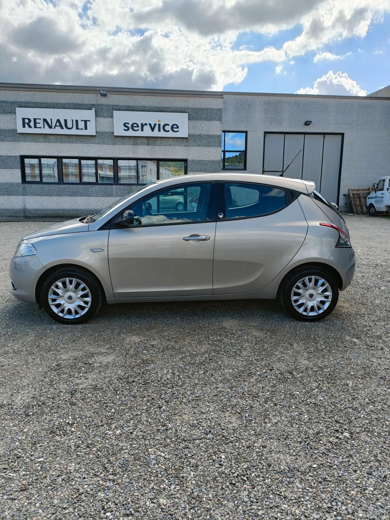 Lancia Ypsilon 1.2 69 CV 5 porte GPL Ecochic Silver