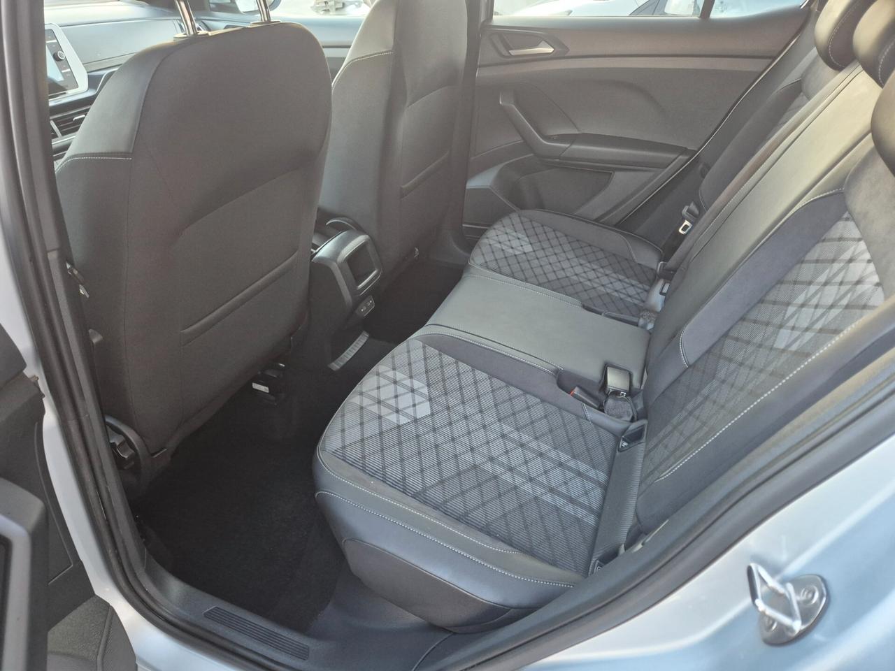 Volkswagen T-Cross 1.0 TSI 115 CV R-Line