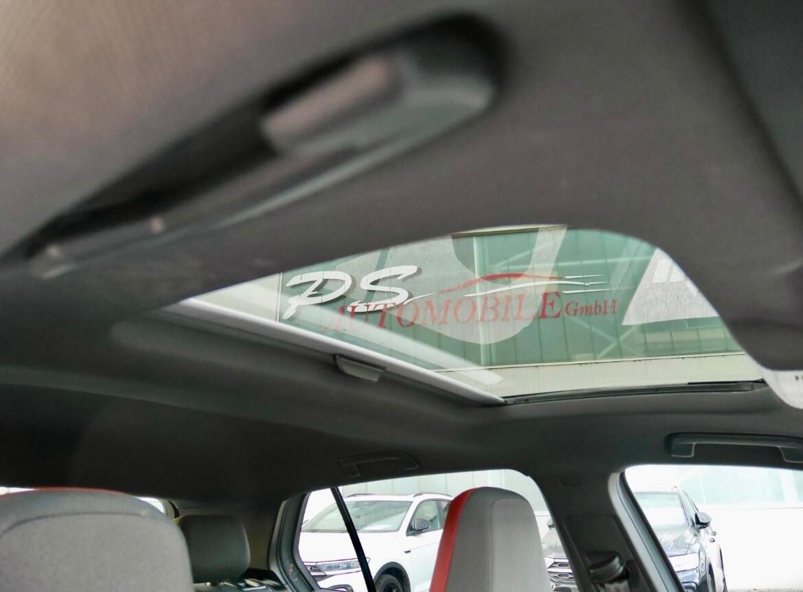 Volkswagen Golf VIII 2.0 TSI DSG GTI