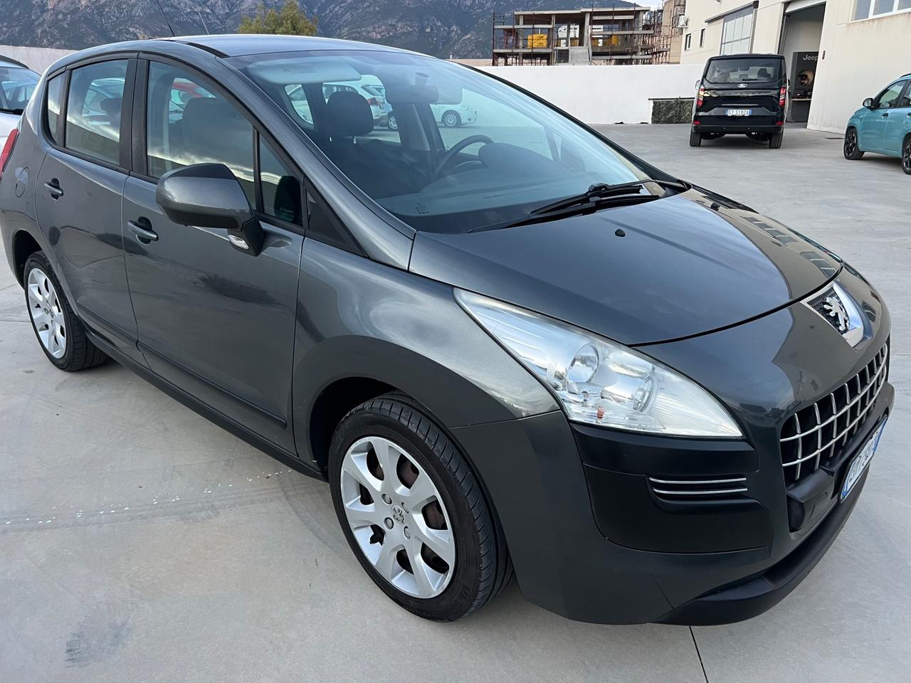 Peugeot 3008 1.6 HDi 112CV Active 2012
