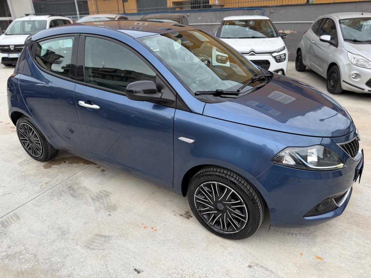 Lancia Ypsilon 1.0 FireFly 5 porte S&S Hybrid Alberta Ferretti